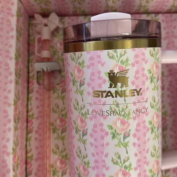 The Stanley x LoveShackFancy Quencher 40 OZ Blooming Heirloom Floral Bow - Picture 10 of 17